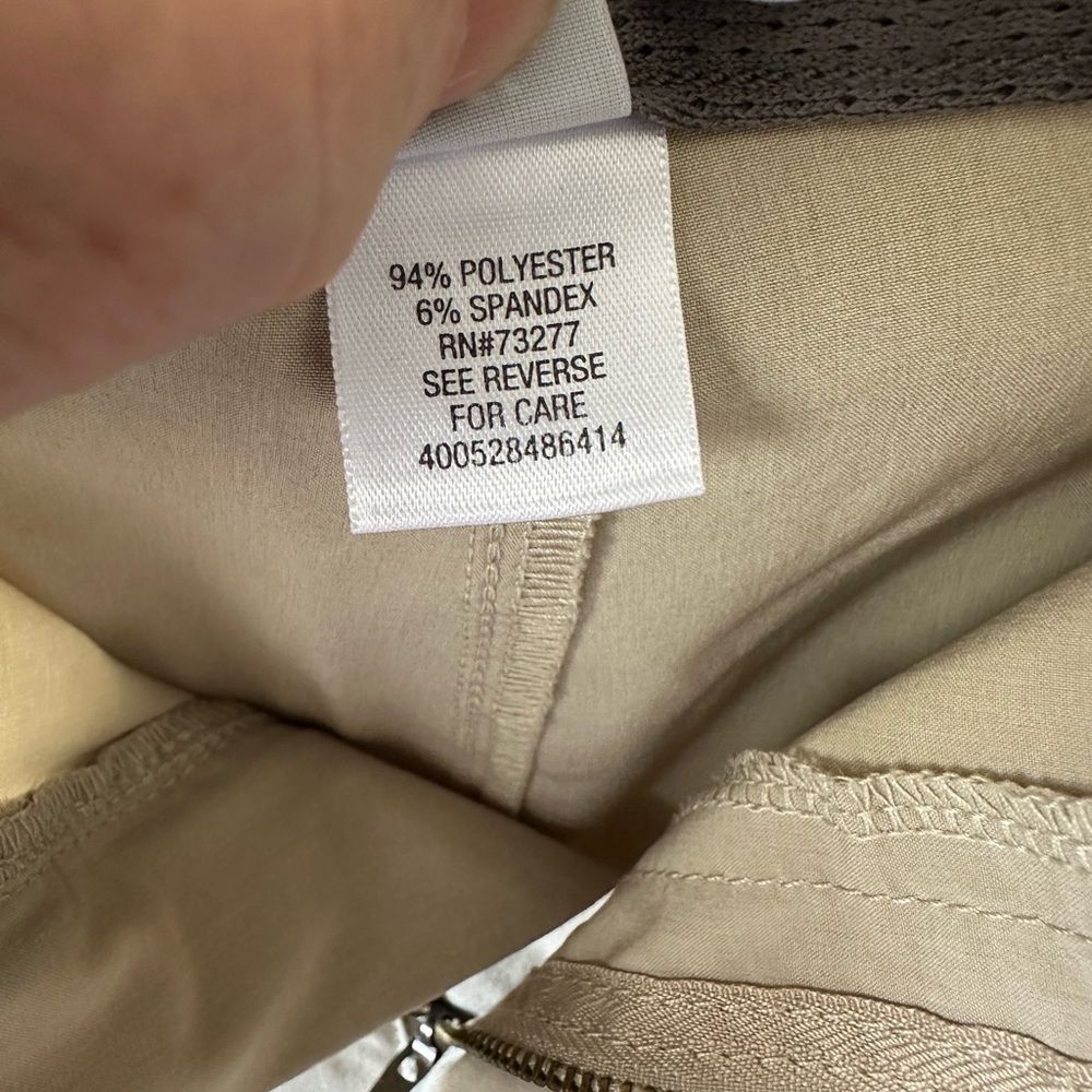 Croft & Barrow Tan Cargo Shorts with Relaxed Fit size 46 inch waist - Picture 4 of 4